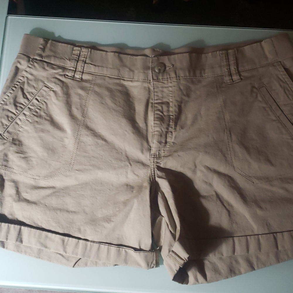 Lee khaki shorts